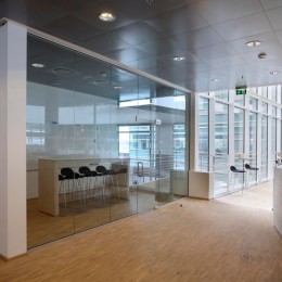 Akustické sklenené steny