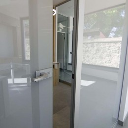 Interiérové deliace steny v kancelárii | DOMO GLASS